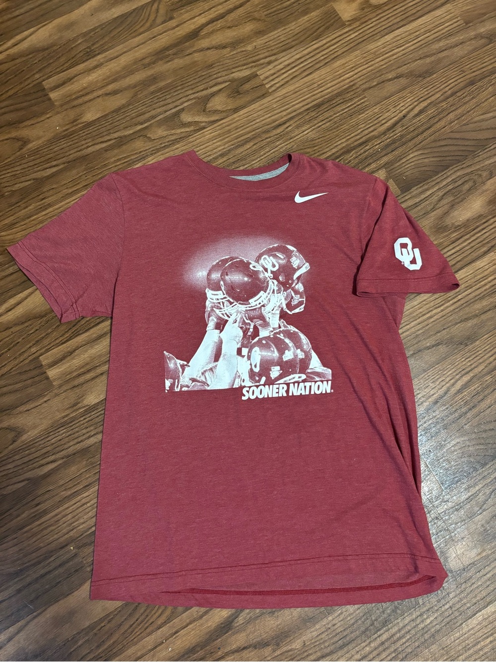 Oklahoma Sooners Red Nike 'Sooner Nation' Graphic T-Shirt Size Large.